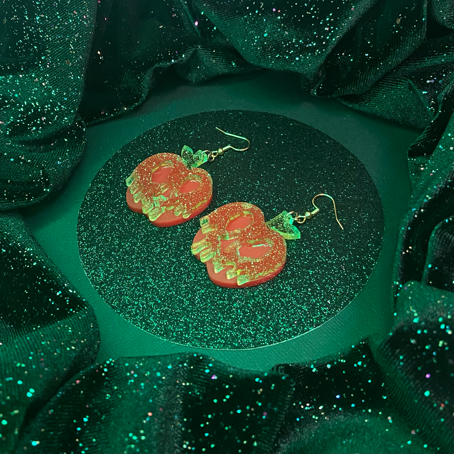 Glittering Poison Apples