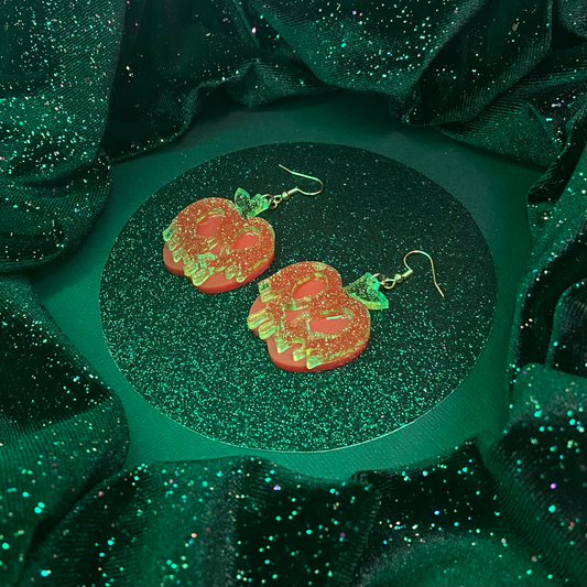 Glittering Poison Apples